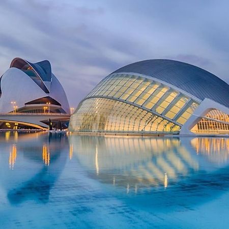 Valencia Las Artes Y Ciencias + Garaje + Netflix Kültér fotó